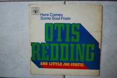 33R02 REDDING, OTIS & JOE CURTIS - HERE COMES SOME SOUL FROM