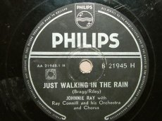 78R039 RAY, JOHNNY - JUST WALKING IN THE RAIN